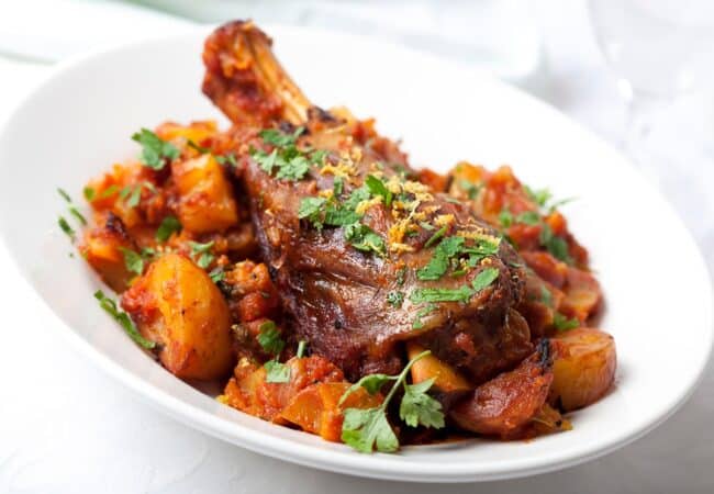 Souris d’agneau au four confite laquée au miel Souris d’agneau au four confite laquée au miel