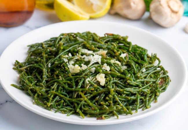 Salicorne sautée poêlée en persillade Salicorne sautée poêlée en persillade