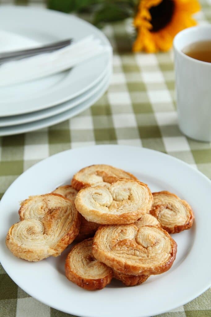 recette Palmiers feuilletés sucrés simples et rapides | Aux Fourneaux recette de palmiers pâte feuilletée simple et rapide