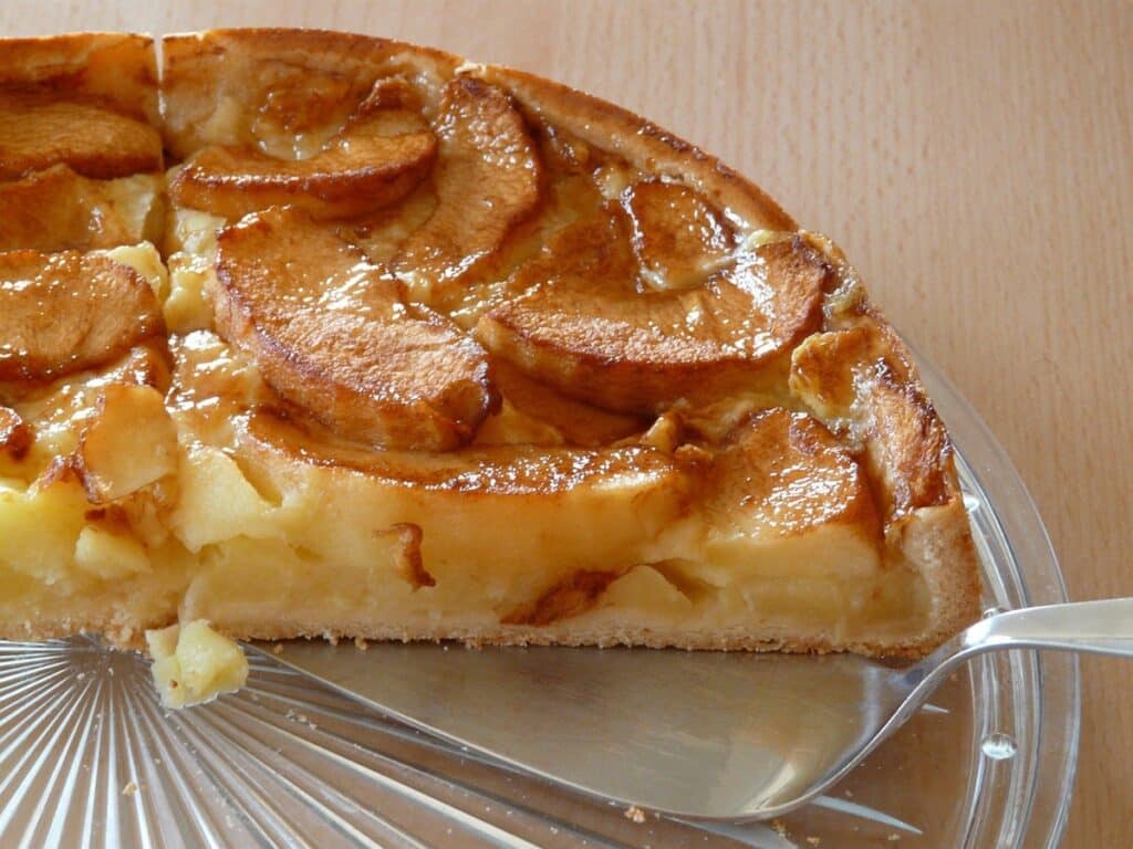 Tarte aux pommes astuce de cyril lignac pour une pate toujours croustillante | Aux Fourneaux l'astuce de Cyril Lignac pour une pâte toujours croustillante