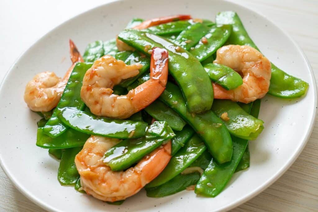 Stir-Fried Green Peas with Shrimp | Aux Fourneaux recette pois mange tout sautés a la poêle