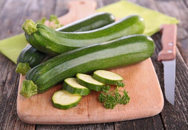 Faut-il éplucher les courgettes pour faire un gratin ? Faut-il éplucher les courgettes pour faire un gratin ?