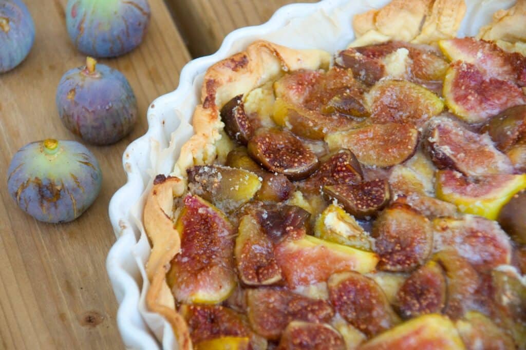 tarte aux figues | Aux Fourneaux Tarte aux figues fraiches toute simple de grand-mère meilleure recette