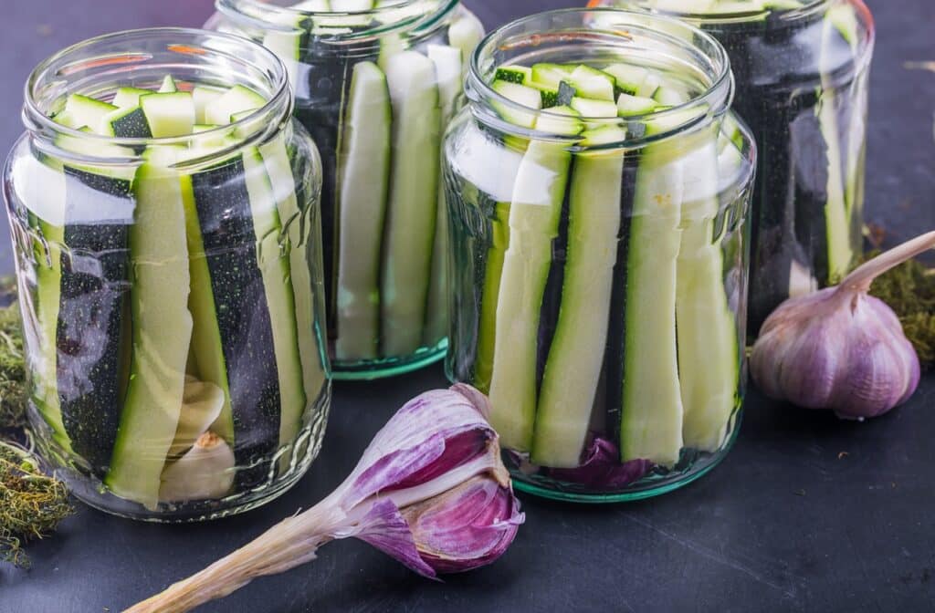 Marinated zucchini pieces in jars | Aux Fourneaux